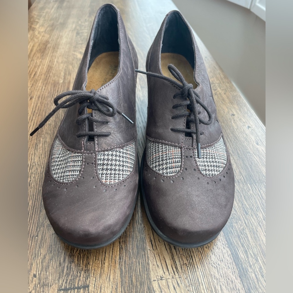 Naot Brown Leather Heels Laces Houndstooth Vintage Looking - size 39 (8-8.5)